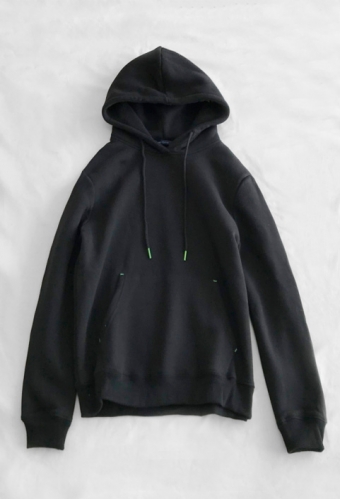 Картинка Толстовка с контрастными шнурками на флисе от магазина LonnaMag