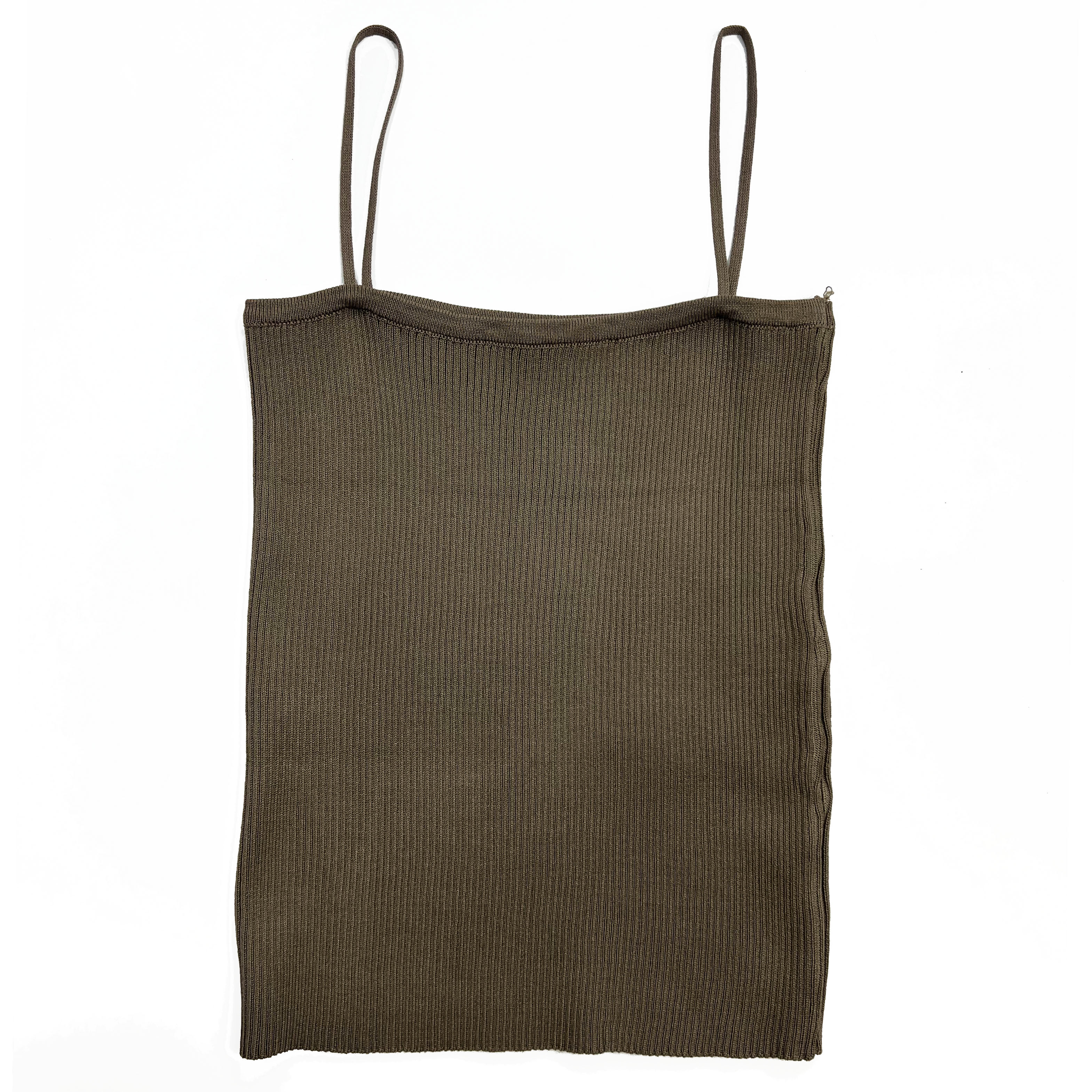 Картинка Топ трикотажный в рубчик тонкие лямки резинки от магазина LonnaMag