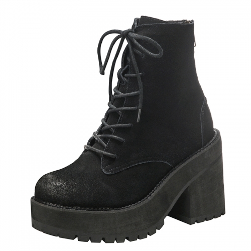 картинка Грубые ботинки на платформе и каблуке с шнуровкой и молнией сзади от магазина LonnaMag