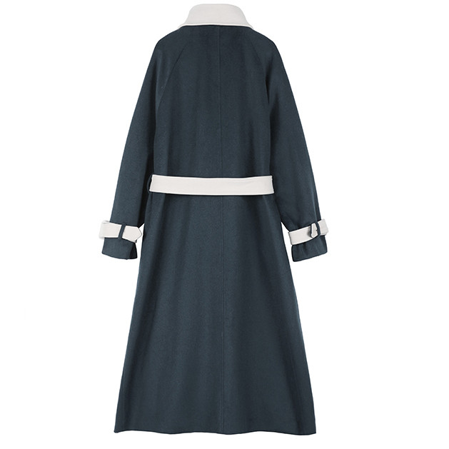 Картинка Пальто шерстяное свободное синее акценты молочного цвета от магазина LonnaMag