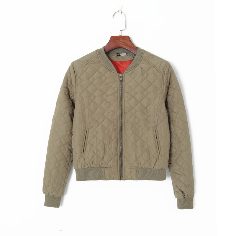 Картинка Бомбер стеганый ромбами красный подклад  от магазина LonnaMag