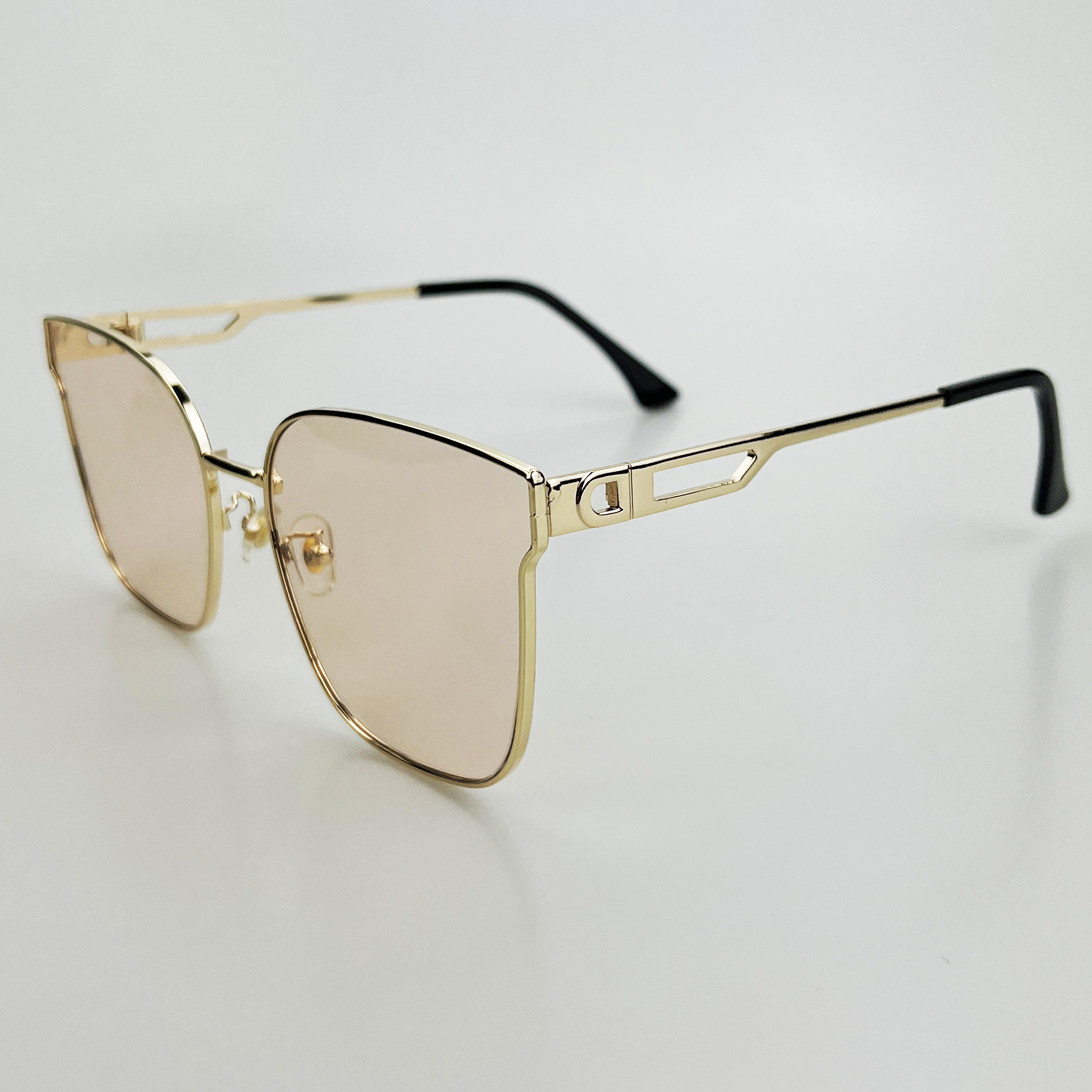 картинка Очки тонкая металл оправа вытянуты углы дужки с вытянутой дыркой от магазина LonnaMag