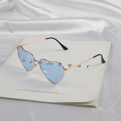 картинка Очки сердечки тонкая металл оправа цветные линзы от магазина LonnaMag