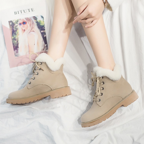 картинка Ботинки зима замша белая меховая оторочка - вырез от магазина LonnaMag