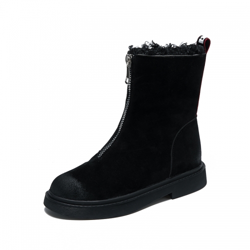 картинка Ботинки надпись на заднике замок спереди овечий мех от магазина LonnaMag