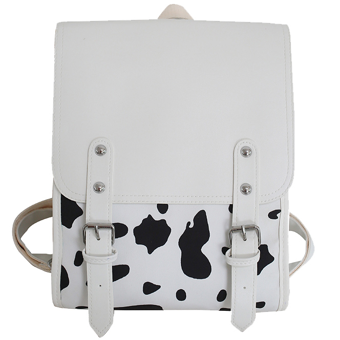 картинка Портфель большой клапан 2 ремня снизу Коровка от магазина LonnaMag