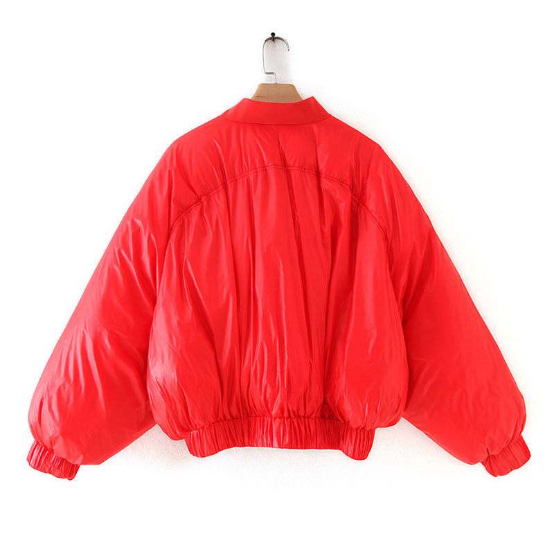 Картинка Куртка объемная короткая ярко-красная от магазина LonnaMag