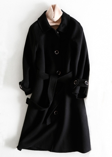 Картинка Пальто халат с черными крупными пуговицами от магазина LonnaMag