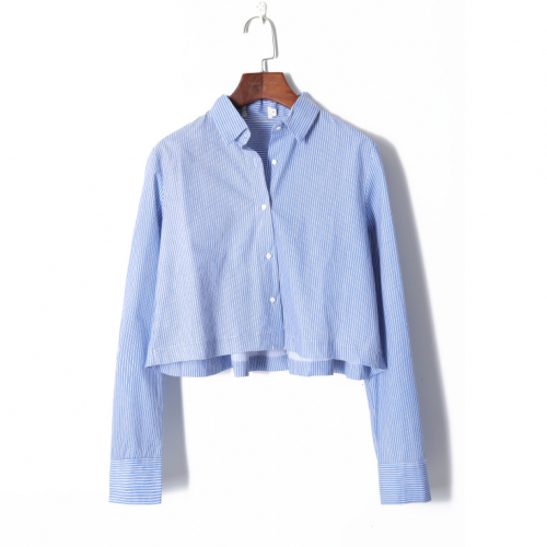 Картинка Укороченная рубашка горизонтальная полоска белые пуговицы от магазина LonnaMag