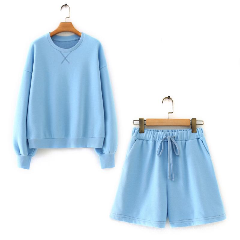 Картинка Костюм свитшот возле ворота вышивка Х + шорты свободные от магазина LonnaMag