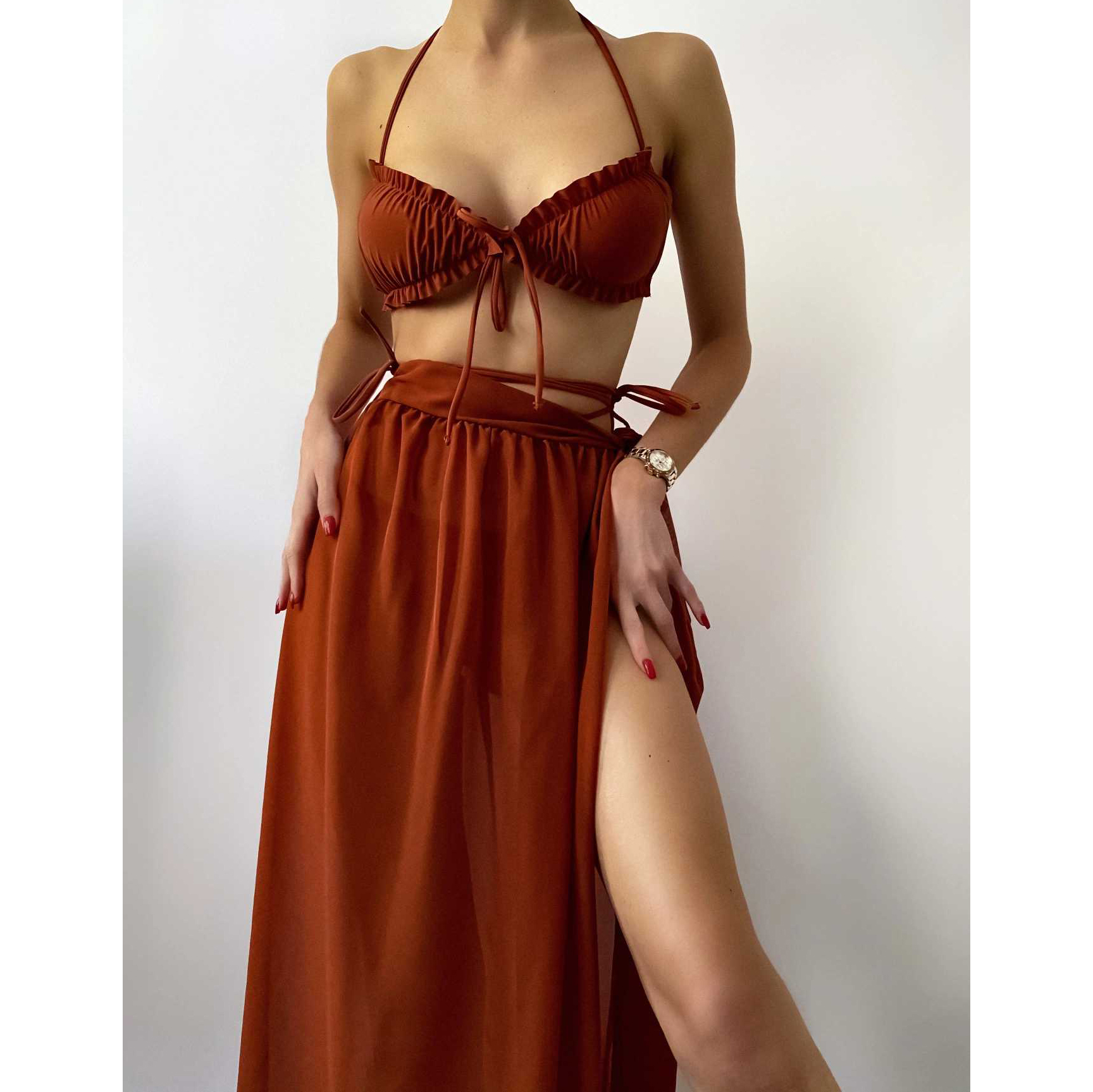 Картинка Купальник три части лиф + трусики + юбка миди сбоку завязывается от магазина LonnaMag