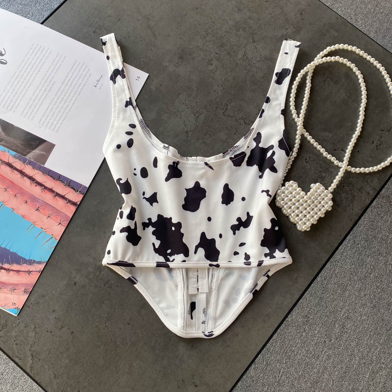 Картинка Топ корсет принт коровка чб от магазина LonnaMag