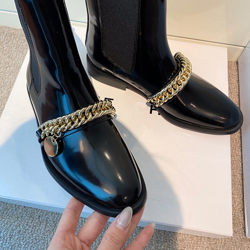 картинка Ботинки челси крупная золотая цепь спереди + круглая подвеска от магазина LonnaMag