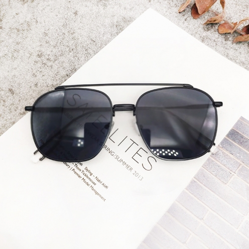 картинка Очки в стиле авиаторы трапеция с большой перекладиной от магазина LonnaMag