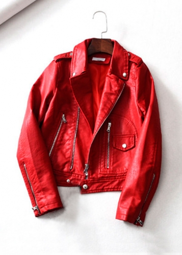 Картинка Куртка косуха кожзам полукруг вокруг кармана от магазина LonnaMag