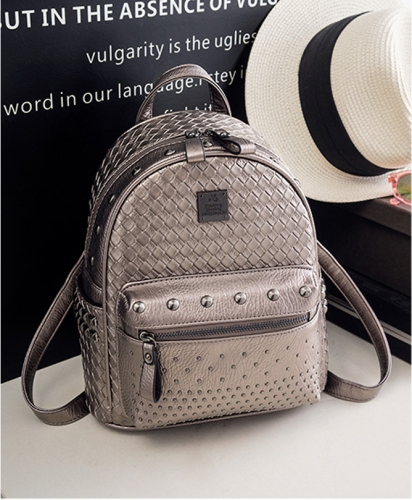 картинка Рюкзак кожзам плетеный различные клепки от магазина LonnaMag