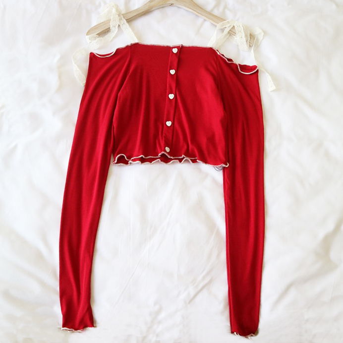 Картинка Топ красный белая окантовка длинный рукав открытые плечи 5 пуговиц от магазина LonnaMag