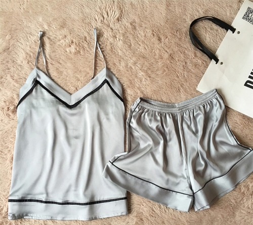 Картинка Комплект пижамный топ + шорты  от магазина LonnaMag