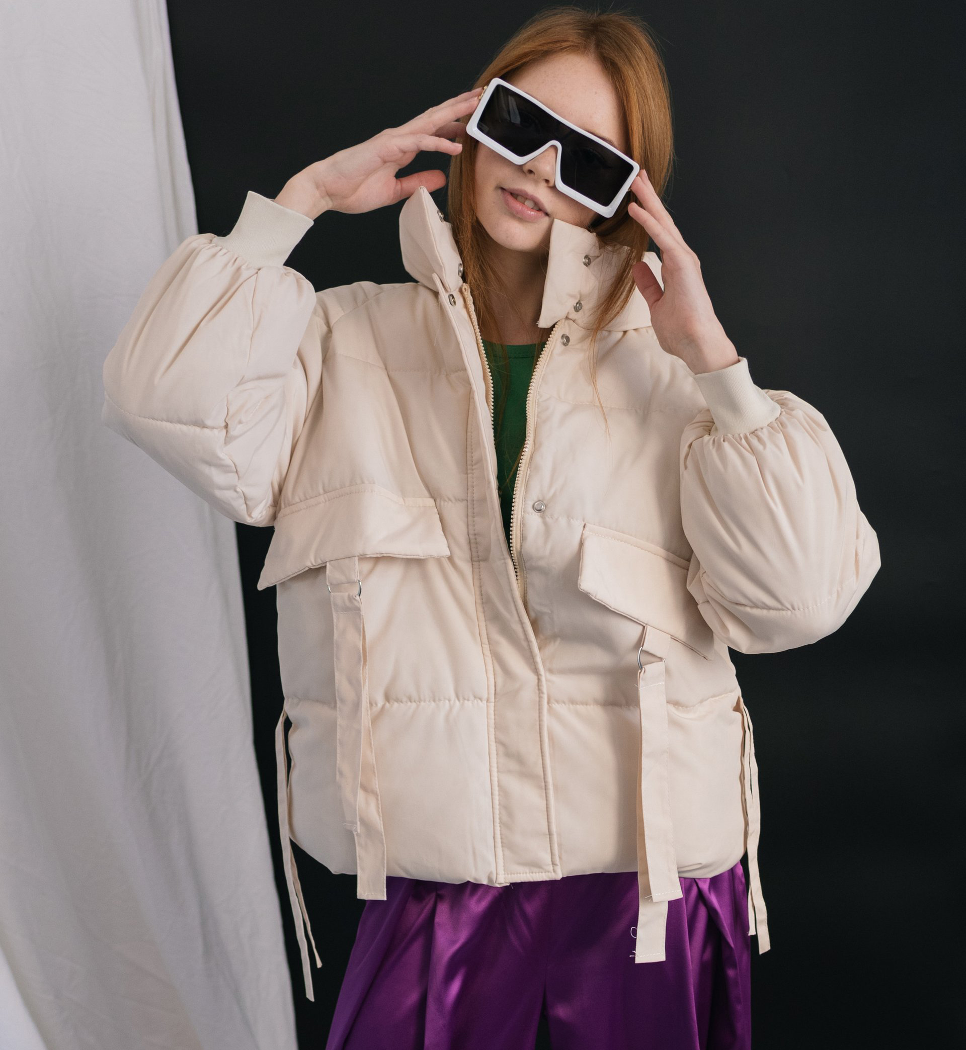 Картинка Куртка дутая клапаны карманов с хлястиками сзади кулиска от магазина LonnaMag