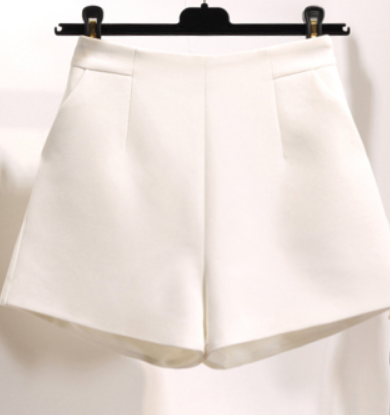 Картинка Шорты плотный шифон две вытачки на поясе от магазина LonnaMag