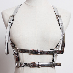 картинка Портупея с регулируемыми ремнями глянец под металл на поясе двойной ремень от магазина LonnaMag