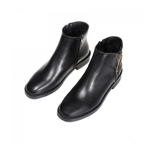 картинка Ботинки кожзам молния сбоку с большим кольцом от магазина LonnaMag