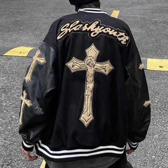 Картинка Бомбер oversize вышивка кресты и надписи от магазина LonnaMag