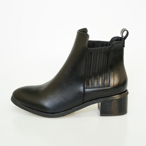 картинка Высокие ботинки челси с простроченной кожей на резинках от магазина LonnaMag