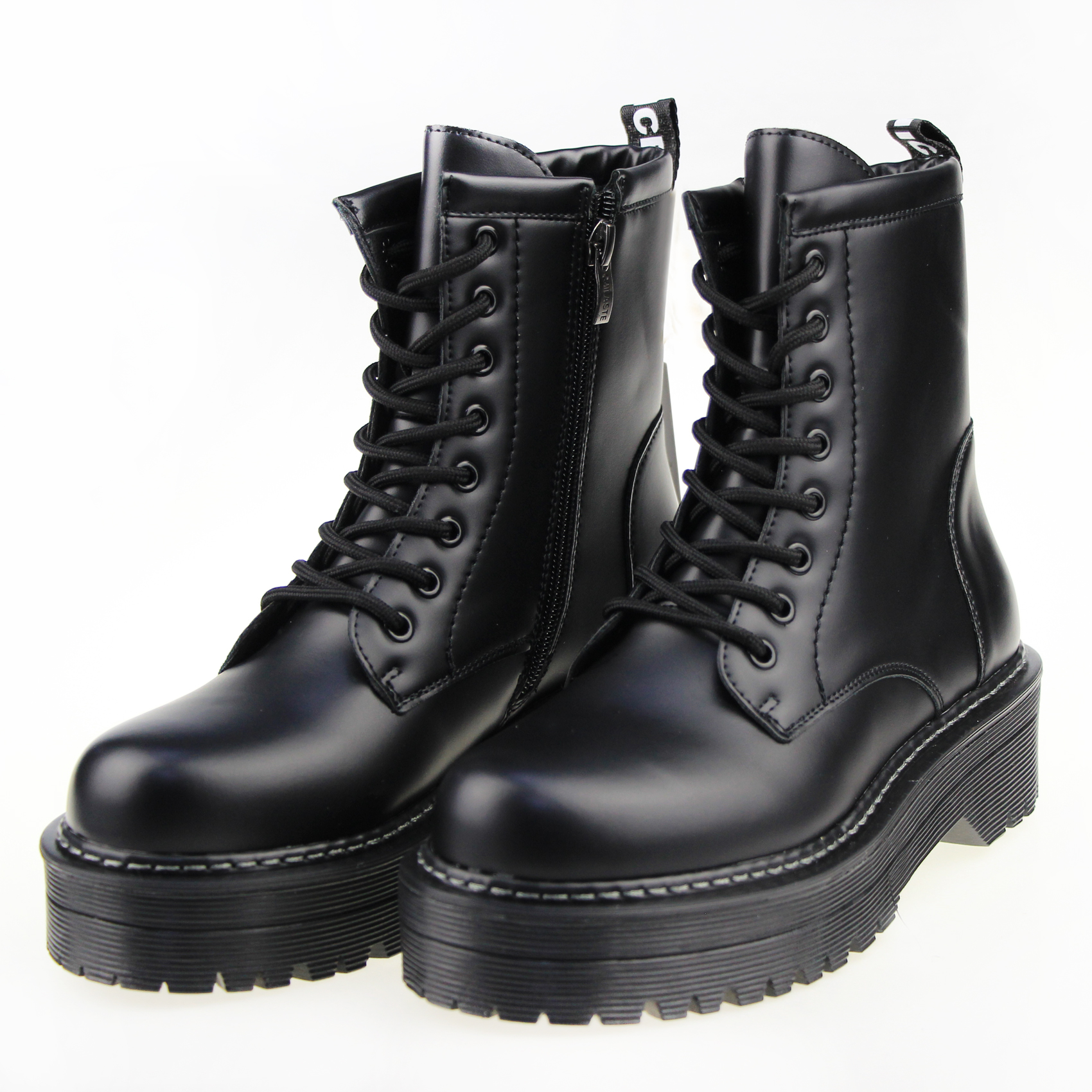 картинка Ботинки CAILASTE мартинсы очень массивная подошва  от магазина LonnaMag