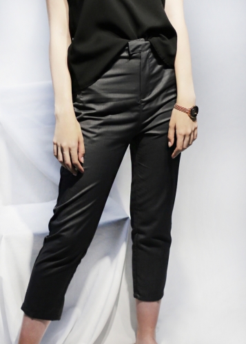 Картинка Брюки зауженные со скрытой молнией от магазина LonnaMag