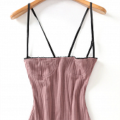 Картинка Топ бюстье секси рубчик черные лямки и кружево от магазина LonnaMag