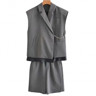 Костюм жилетка 3 кармана снизу черная окантовка + шорты на резинке цепь