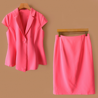 Комплект розовый жакет без рукавов 1 пуговица + юбка прямая