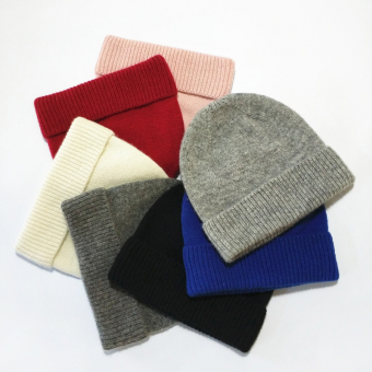 Шапка бини ровный трикотаж узкий рубчик НА подвороте