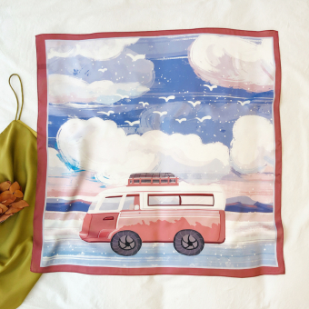 Шелковый платок с изображением машины