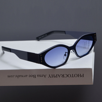 Очки овал снизу прямой срез на оправе по бокам 3 металл элемента