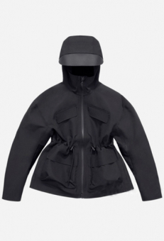 Куртка оверсайз приталенная с козырьком