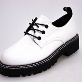 картинка Ботинки белые YODER черная зубчатая подошва от магазина LonnaMag