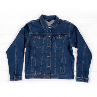 Джинсовая куртка прямого кроя с металлическим сердцем на кармане