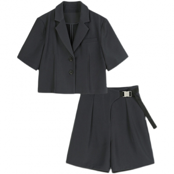 Комплект пиджак короткий рукав + шорты с защипами металл карабин