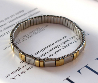 Браслет наборный на резинке золотые вставки