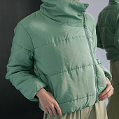 Картинка Куртка дутая короткая ворот на запах молния сбоку квадрат-собачка от магазина LonnaMag