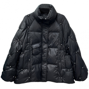 Куртка пуховик oversize воротник стойка объемные рукава белые бусины