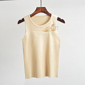 Картинка Топ трикотаж ассиметрия вырез сбоку 2 кольца от магазина LonnaMag