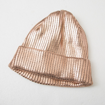 Шапка с подворотом блестящие напыление металлик