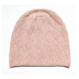 Шапка вязаная ромбами без подворота