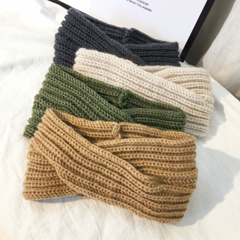 Вязаная повязка на голову с перекрестным захватом