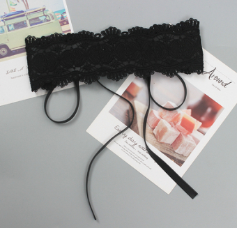 Пояс из кружева сзади на завязках