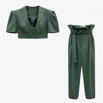 Костюм укороченный топ с объемным рукавом + брюки сборка на талии