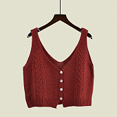 Картинка Топ жилет короткий вязка косы 4 перламутровые пуговицы от магазина LonnaMag